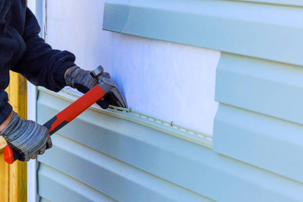 Reliable Vinyl Siding contractor in Louisville, IL by Creative Siding